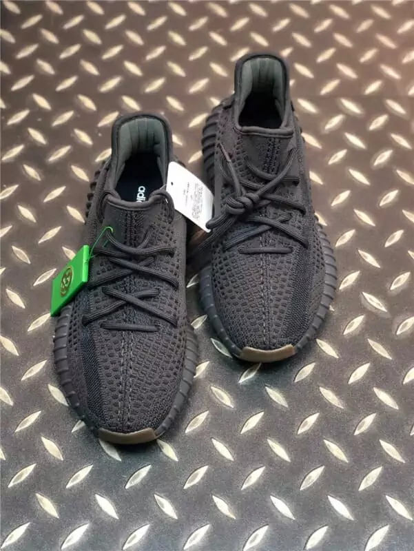 yeezy decontractees chaussures pour homme s_562a372